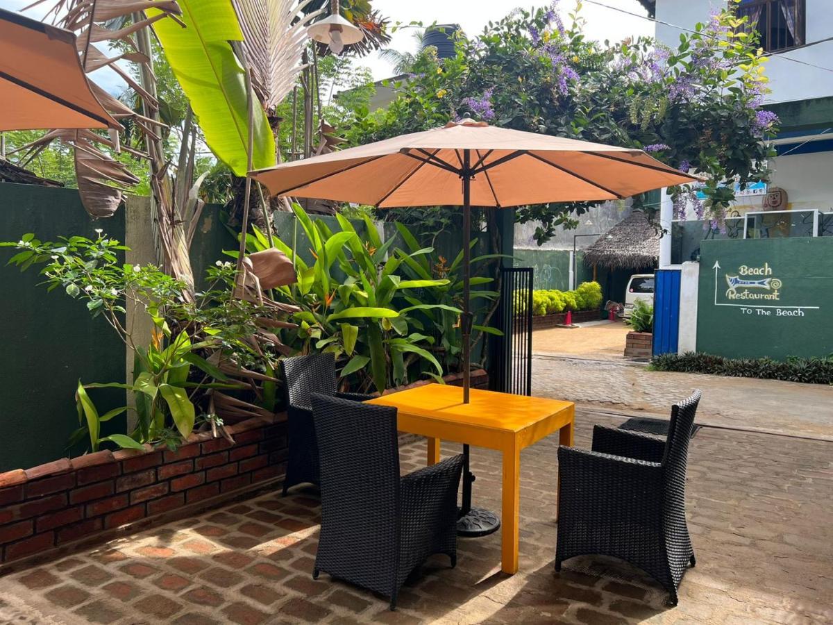 Frangipani Beach Villa Tangalle Buitenkant foto